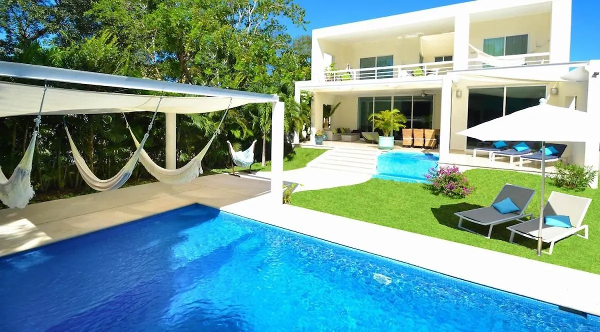 Villa Mariposa With Private Pool Jacuzzi Und Incl Services بلايا ديل كارمن 0*,
